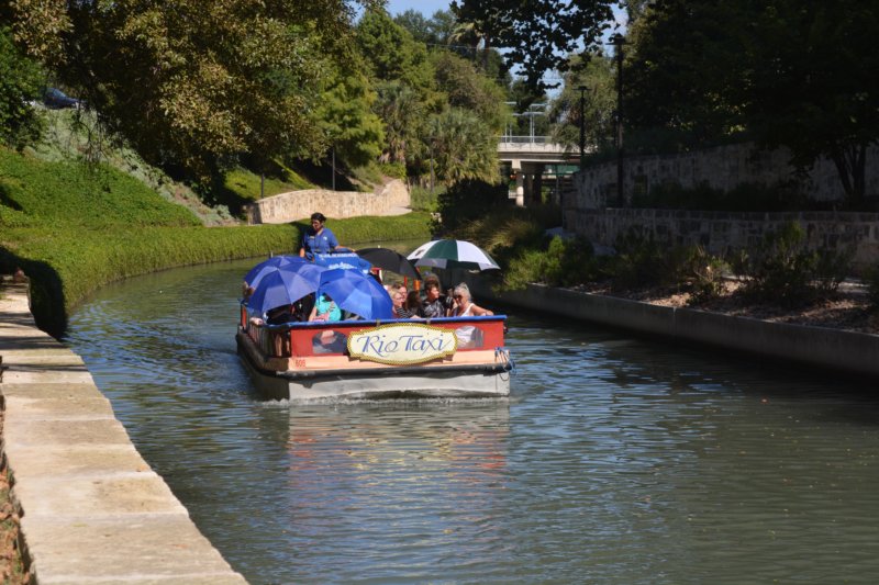 rivertaxi.jpg